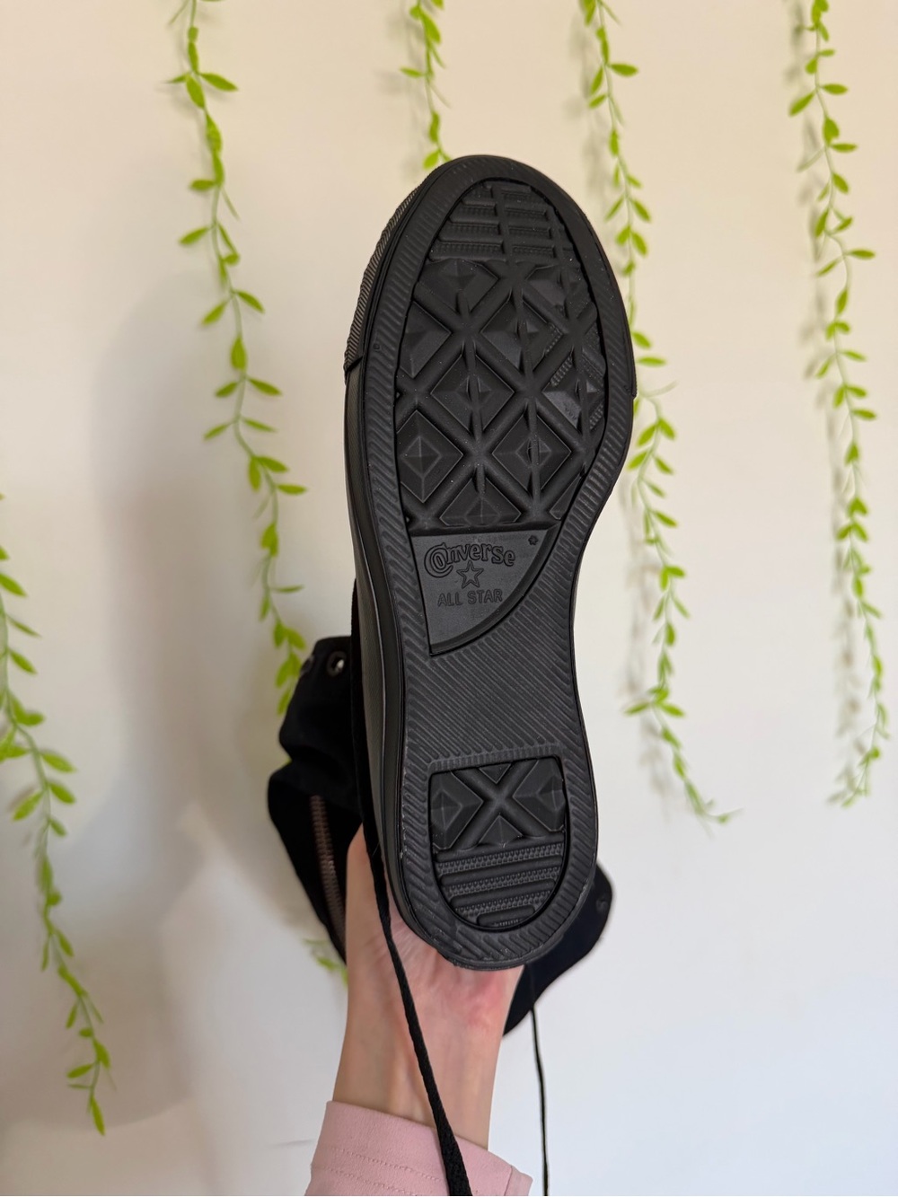 Black high converse sneakers - Picture 5 of 5